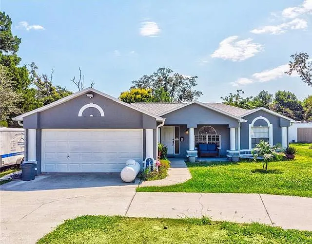 5452 Ashland Dr — Photo 1