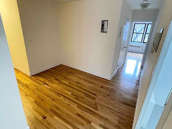 5th image of 179 Bennett Ave APT 2C