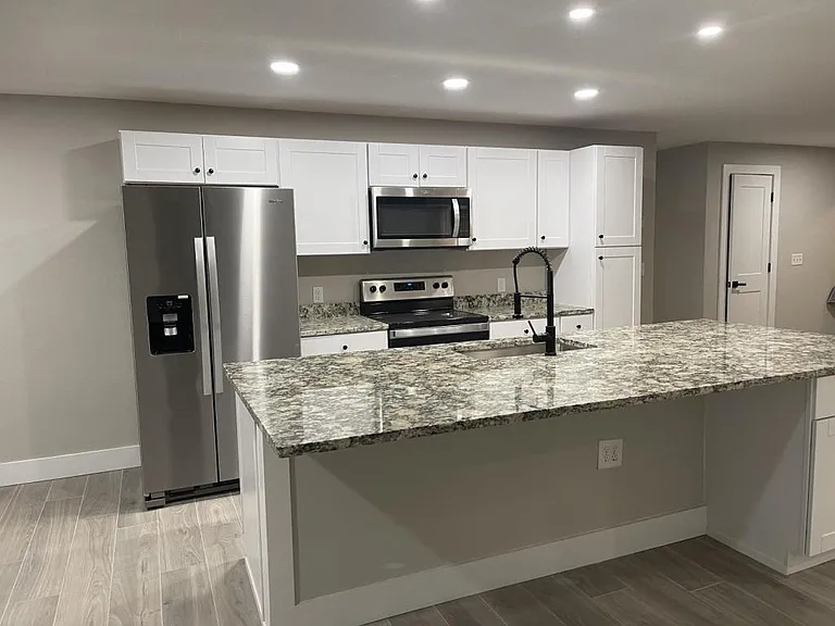 1446 S Hillcrest Ave — Photo 10
