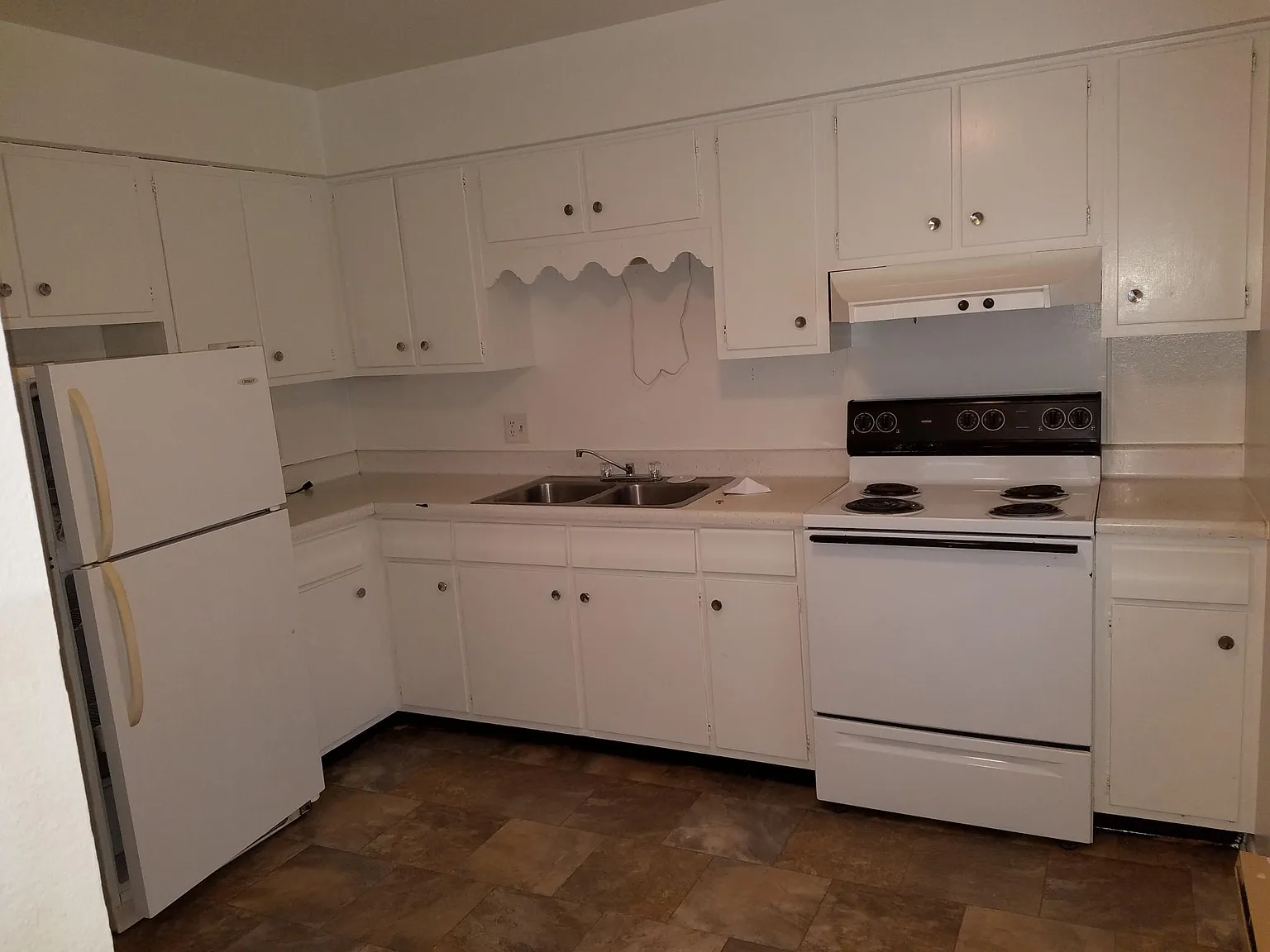 2 bed, $700 — Photo 2