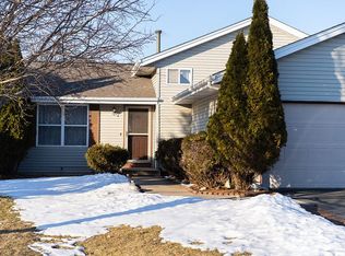 6462 Wicklow Cl, Rockford, IL 61107