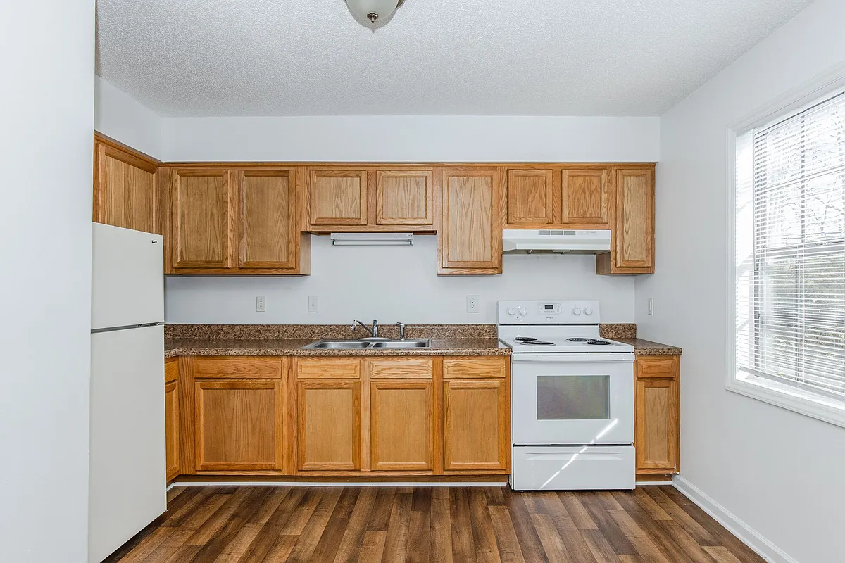 Building Photo - Carolina Woods