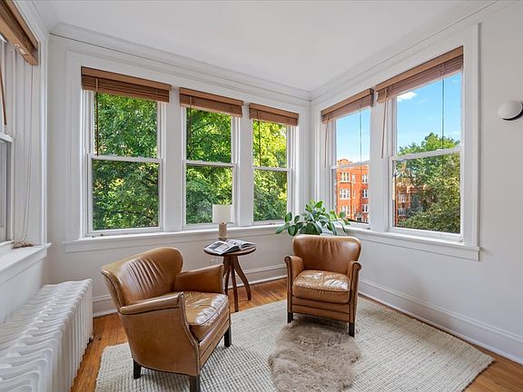 4th image of 4904 N Rockwell St #2N