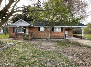 938 S Breazeale Ave, Mount Olive, NC 28365