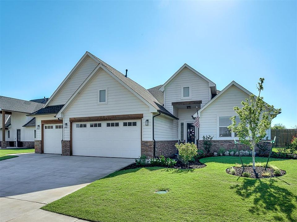 1st image of 208 Braxton Way