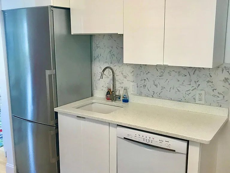287 Spring St #5 — Photo 7