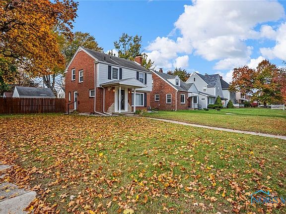 3rd image of 3901 Elmhurst Rd