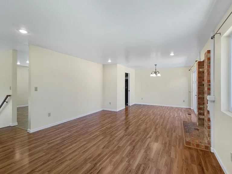 11100 NE 132nd Pl — Photo 3