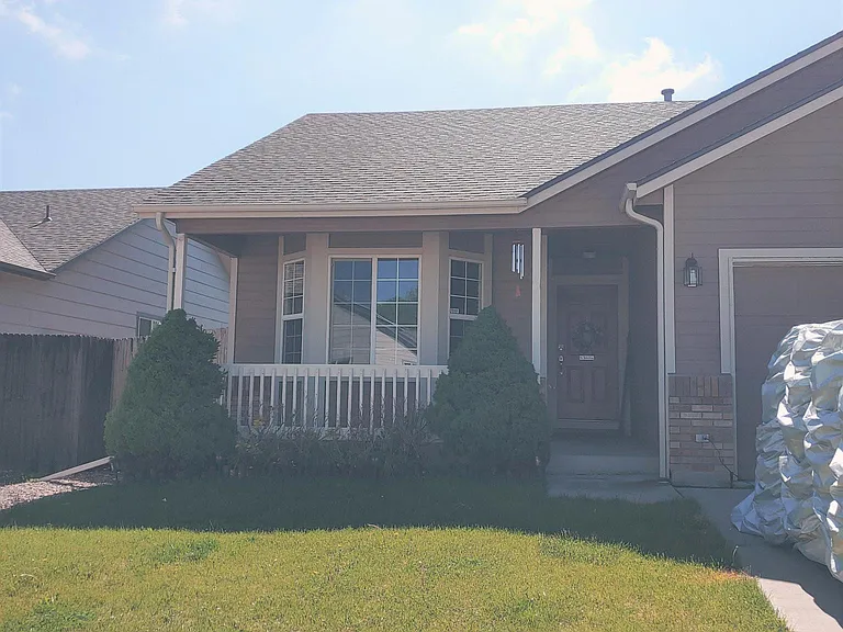 4811 Expedition Dr — Photo 1