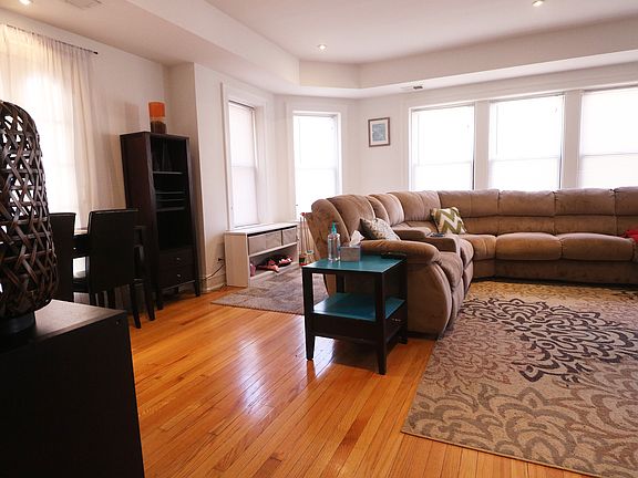 3rd image of 2209 W Arthur Ave #B