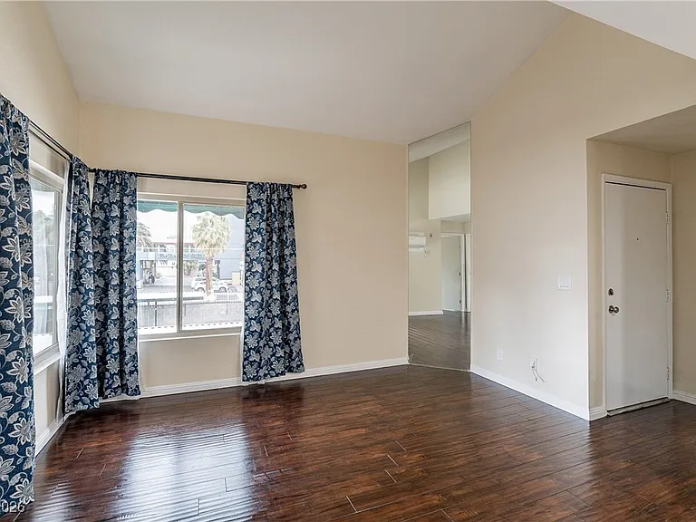 450 Elm Dr #206 — Photo 11