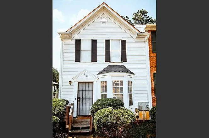 2 bed, 2.5 bath, 1400 sqft, $1,420 — Photo 4