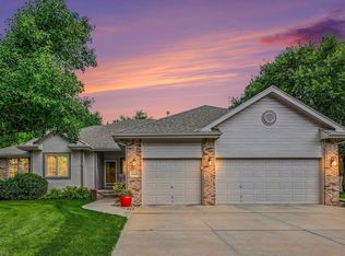 16605 Timberlane Dr, Omaha, NE 68136
