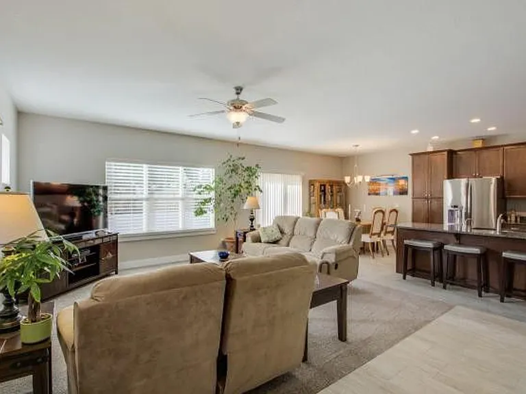 461 E Windy Garden Ln — Photo 5