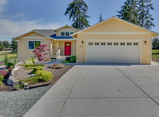 937 Walker Heights Pl, Oak Harbor, WA 98277