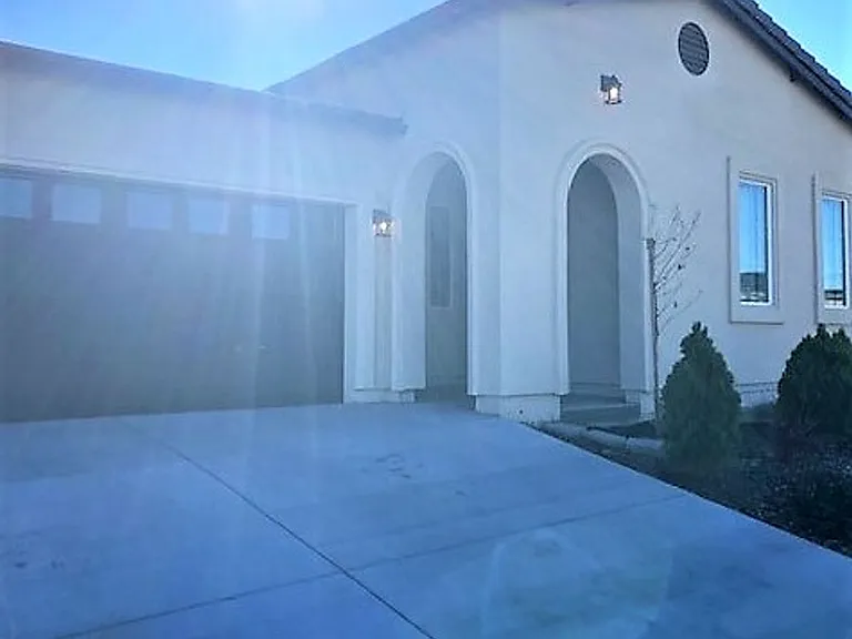 4665 Pleasant Hills Dr — Photo 2
