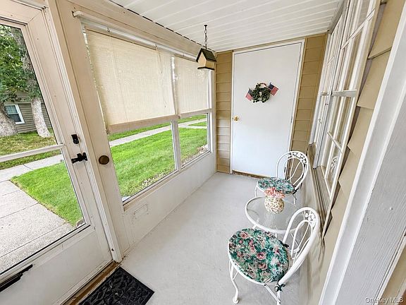 5th image of 258 Newcastle Court #F