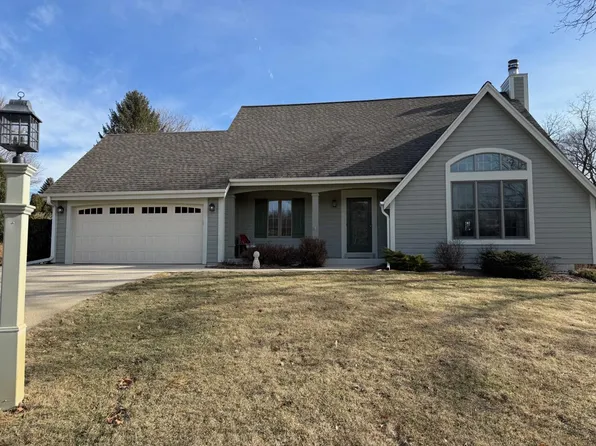 683 Anthony COURT, Delafield, WI 53018