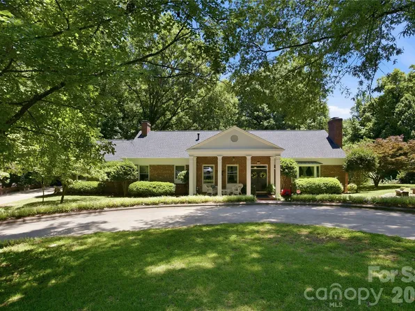455 Heathcote Dr, Statesville, NC 28677