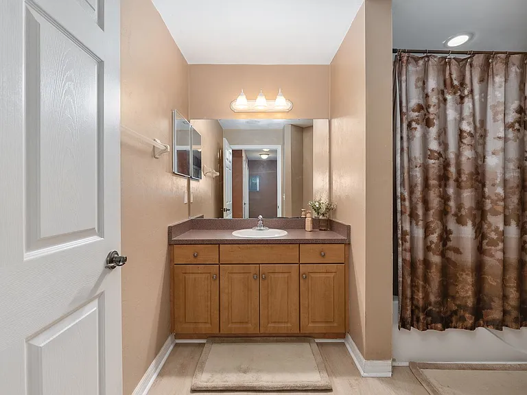4215 SW 31st Dr #204 — Photo 15
