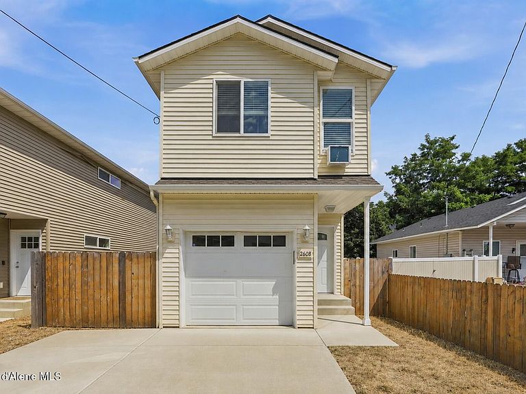 Listing photo 3