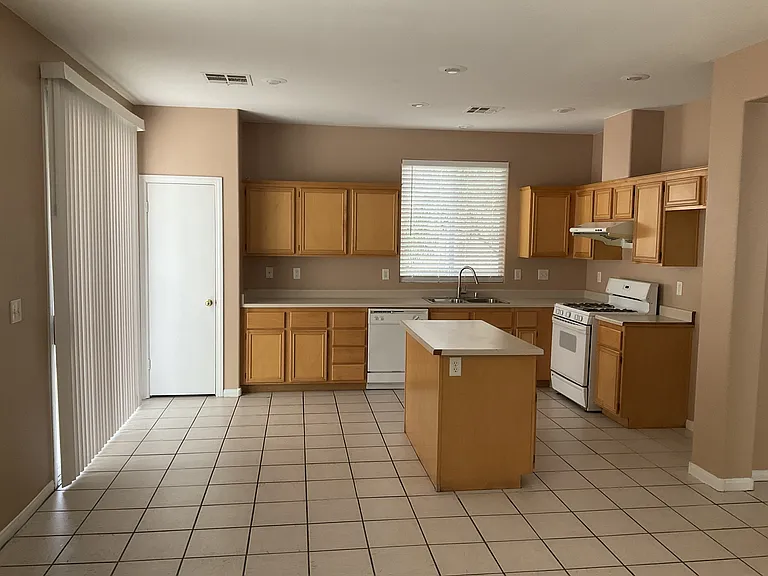 8510 Sonnet Ct — Photo 6