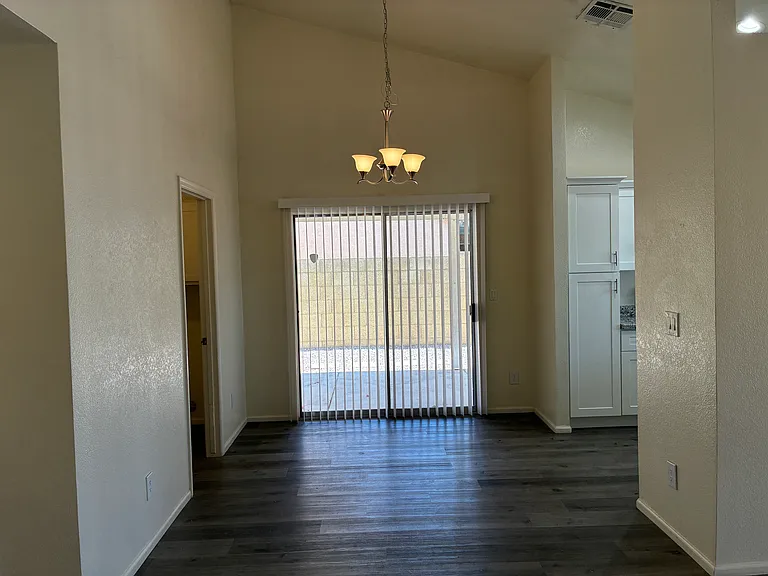 5637 W Yucca St — Photo 8