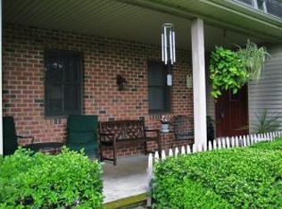 92 N Mount Hope School Rd, Willow Street, PA 17584