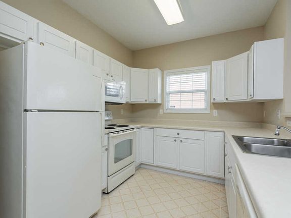 4th image of 7738 Ellisville Ln