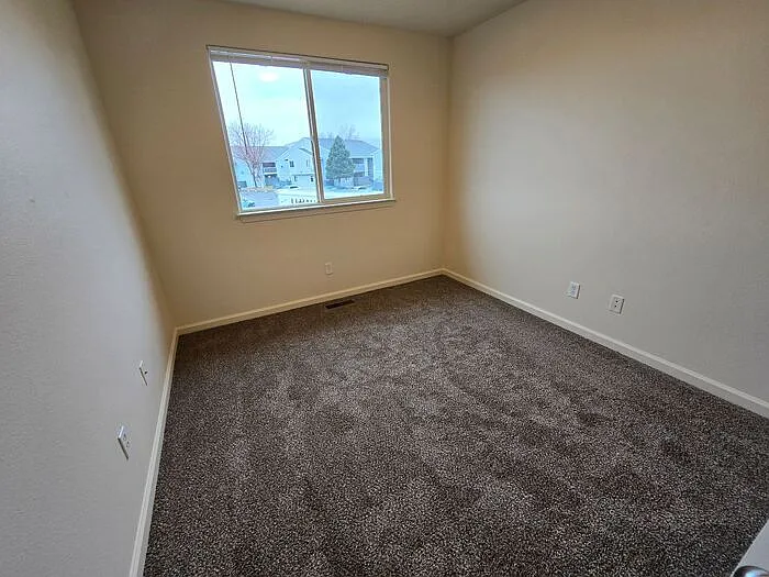 215 Meadowood Ct #A — Photo 14