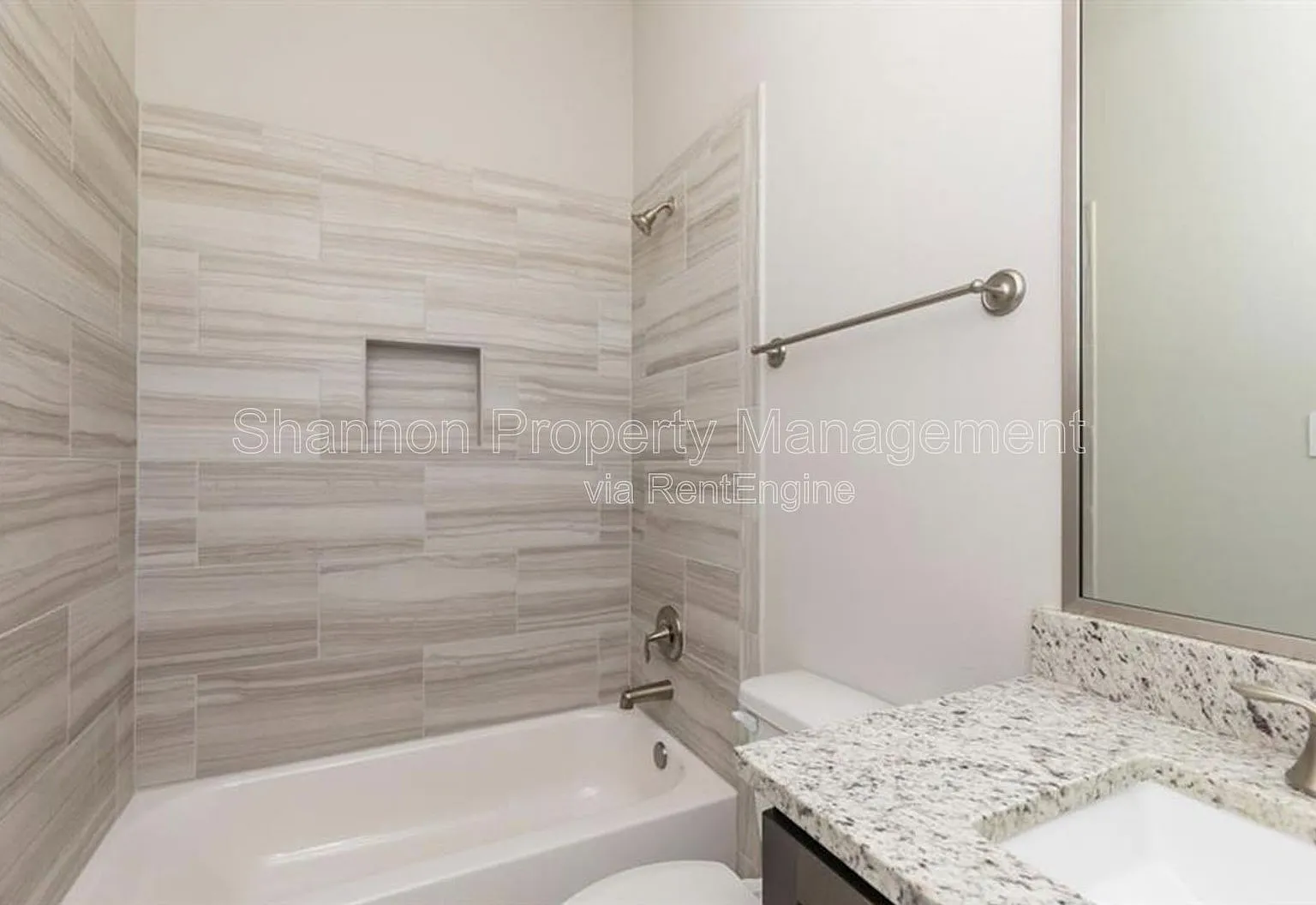 3 bed, 3.5 bath, 2627 sqft, $2,950 — Photo 2