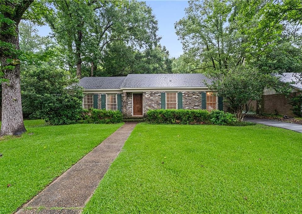 1st image of 605 E Barksdale Dr