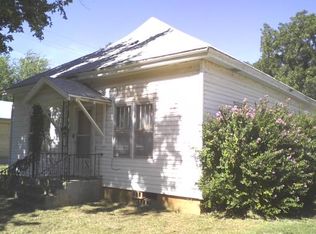 215 E 5th St, Cherokee, OK 73728