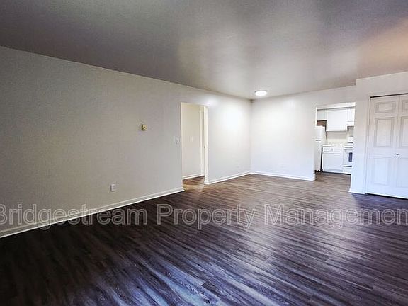 3rd image of 421-441-461 481st N