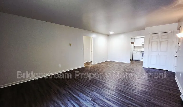 421-441 461 #481-N-& — Photo 3