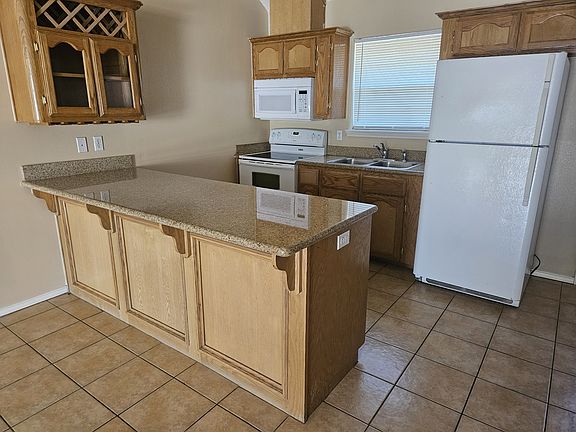 3rd image of 2501 Toledo Ave APT 27