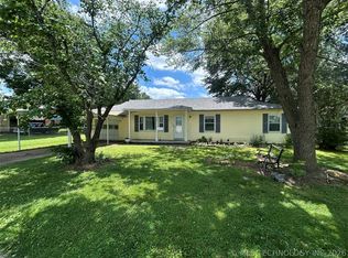 904 SE 2nd St, Pryor, OK 74361