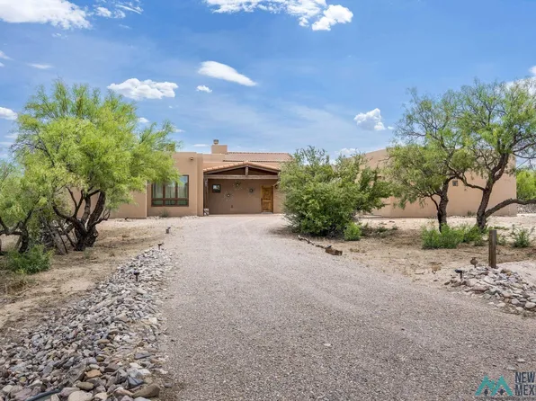 701 Hawthorne Dr, Elephant Butte, NM 87935