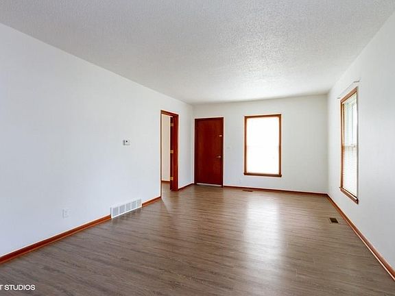 4th image of 2404 E 25th St