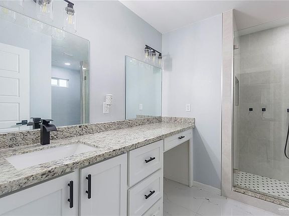 4th image of 504 San Antonio Cir