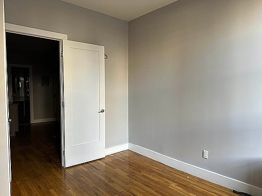 5th image of 137 E 110th St APT 1RE