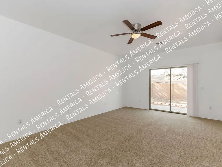 10427 E Rita Ranch Crossing Cir — Photo 16