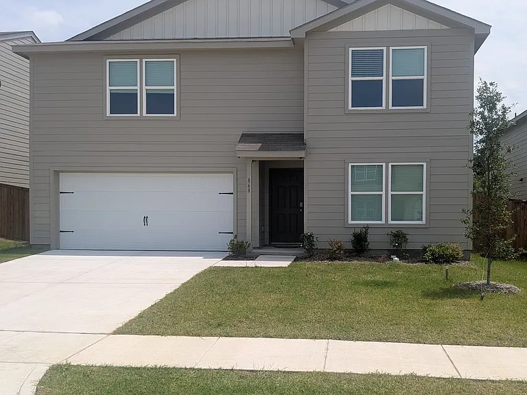 868 Eagles Nest Dr — Photo 1
