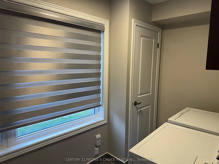 2518 Littlefield Cres — Photo 7