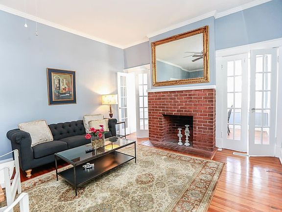 3rd image of 511 Hampton Pl APT A