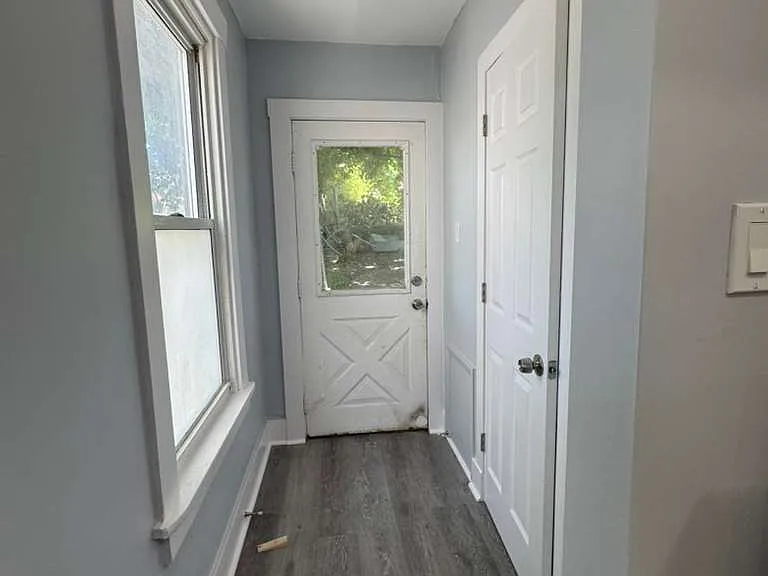 1520 Woodmont Ave — Photo 9