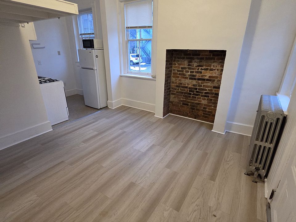 1st image of 66 Ross St #4