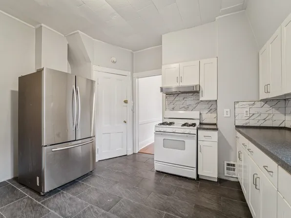 9 Howard Place image 16 of 38