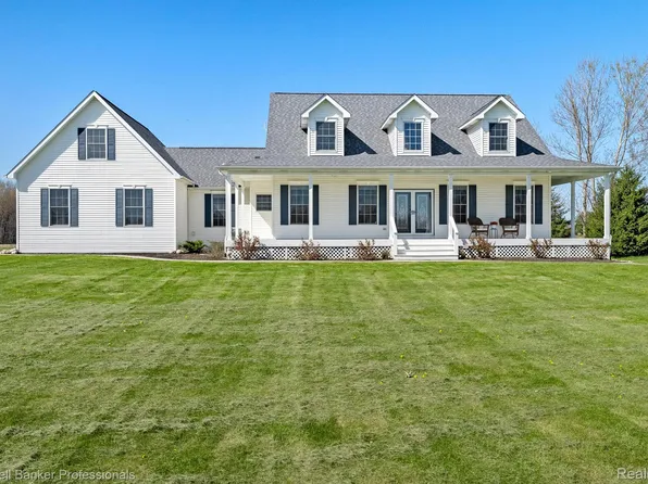 2935 Carina Dr, North Branch, MI 48461