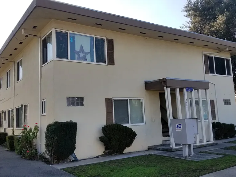 1932 Davis St #4 — Photo 6